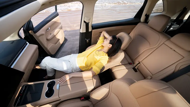 購(gòu)車正當(dāng)時(shí)，藍(lán)電 E5 PLUS 165km長(zhǎng)續(xù)航先享版限時(shí)一口價(jià)只需9.98萬元